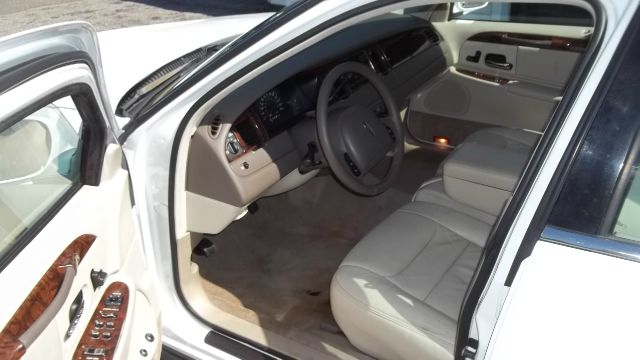 Lincoln Town Car 1999 photo 3