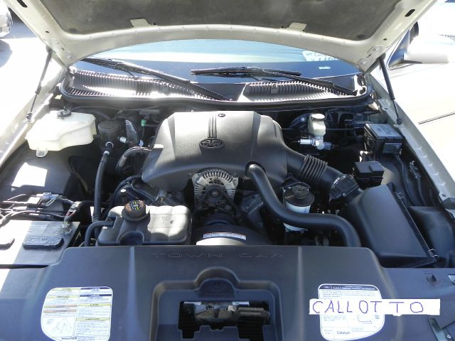 Lincoln Town Car 1999 photo 4