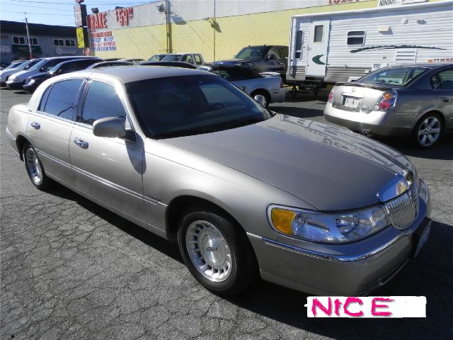 Lincoln Town Car 1999 photo 9