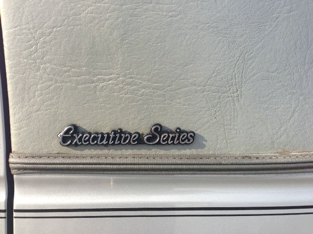 Lincoln Town Car 1999 photo 1