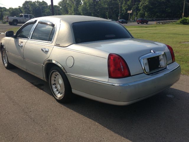 Lincoln Town Car 1999 photo 2