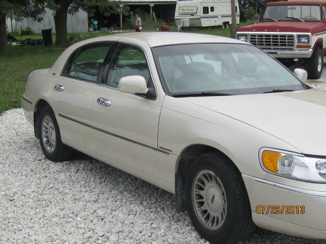 Lincoln Town Car ZR-2 Extended Cab Sedan