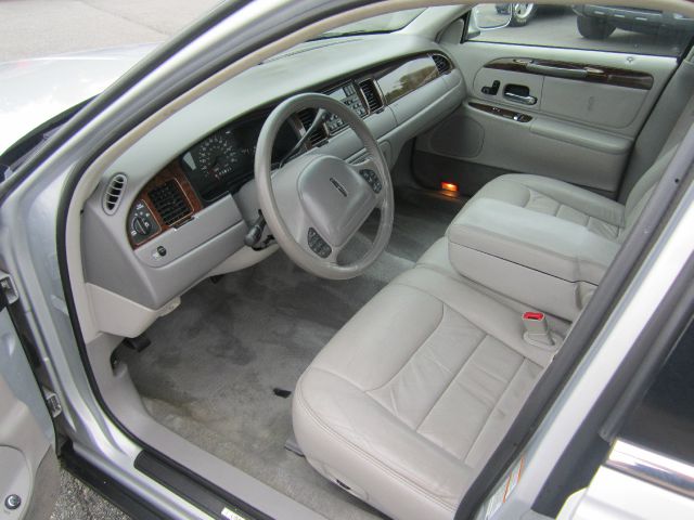 Lincoln Town Car 1999 photo 3