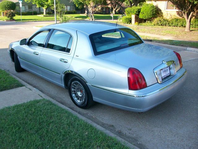 Lincoln Town Car 1999 photo 1