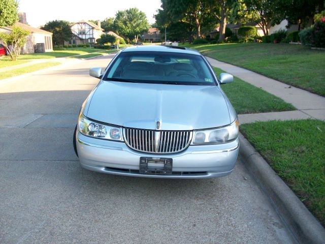 Lincoln Town Car 1999 photo 3