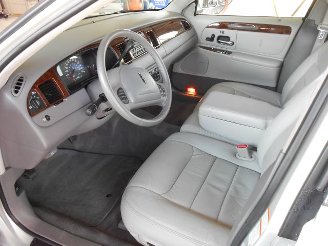 Lincoln Town Car 1999 photo 2