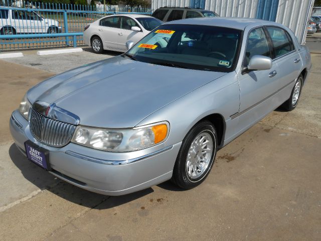 Lincoln Town Car 1999 photo 4