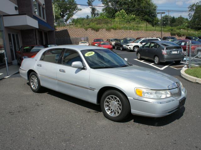 Lincoln Town Car 2000 photo 1