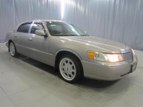 Lincoln Town Car 2000 photo 1