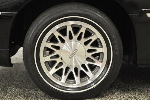 Lincoln Town Car 2000 photo 2