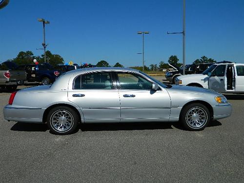 Lincoln Town Car 2000 photo 1