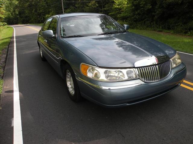 Lincoln Town Car 2000 photo 1