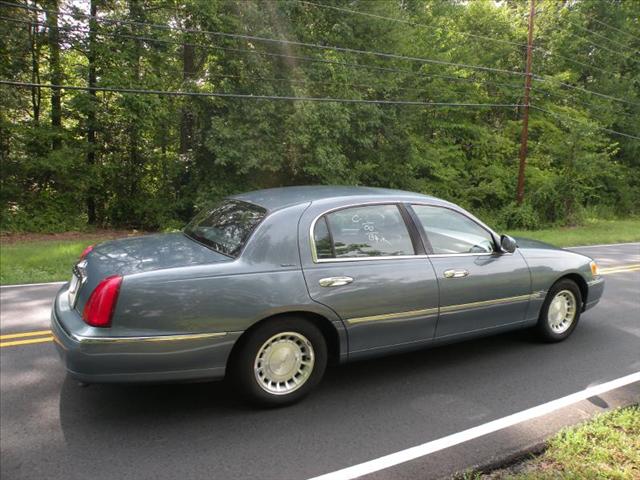 Lincoln Town Car 2000 photo 4