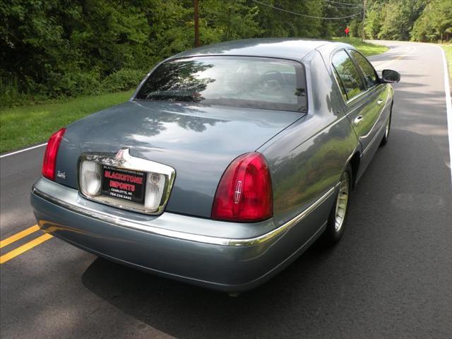 Lincoln Town Car 2000 photo 5