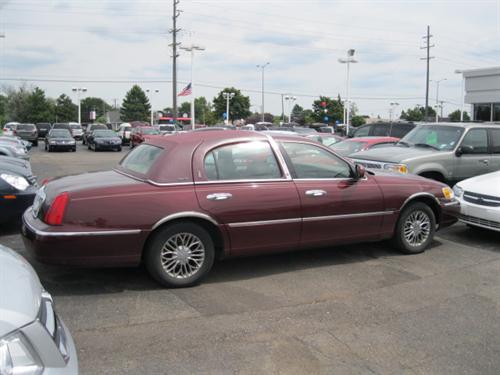 Lincoln Town Car 2000 photo 3