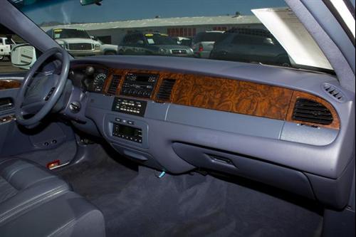 Lincoln Town Car 2000 photo 1