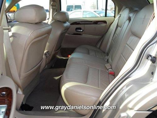 Lincoln Town Car 2000 photo 3