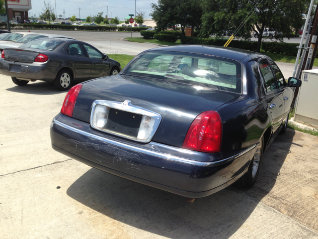 Lincoln Town Car DOWN 4.9 WAC Sedan