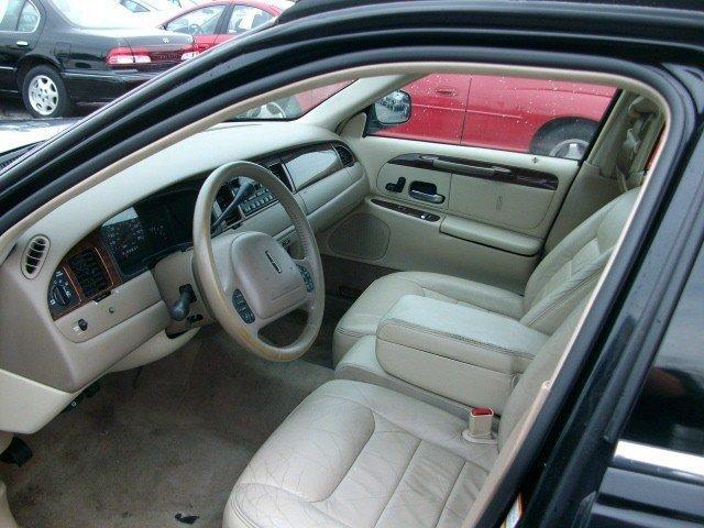 Lincoln Town Car 2000 photo 4