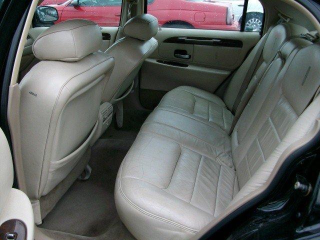 Lincoln Town Car 2000 photo 5