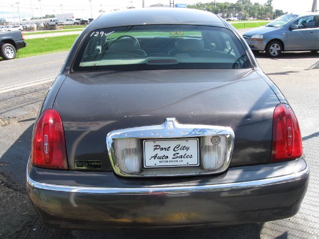 Lincoln Town Car DOWN 4.9 WAC Sedan