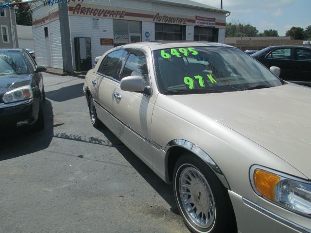 Lincoln Town Car 2001 photo 1