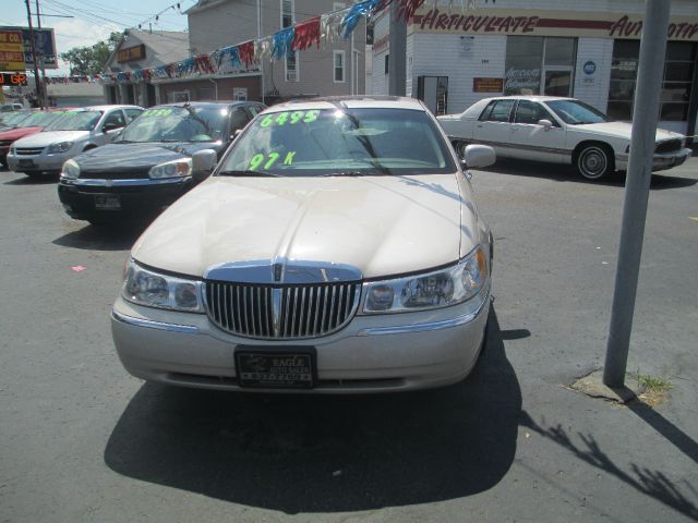 Lincoln Town Car 2001 photo 3