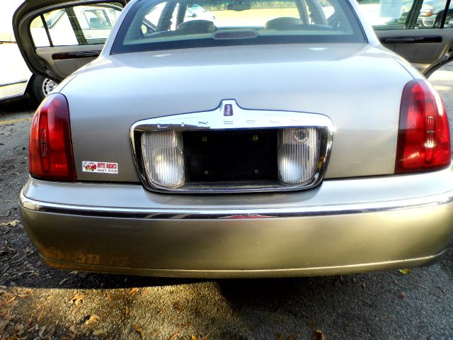 Lincoln Town Car 2001 photo 1
