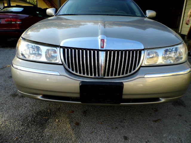 Lincoln Town Car 2001 photo 4