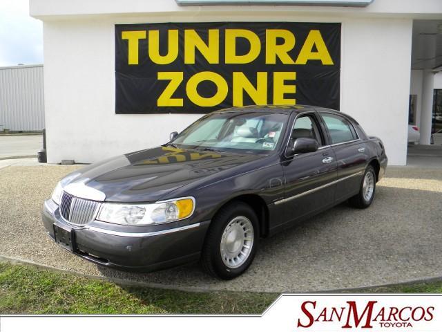 Lincoln Town Car EX 3.5L 5spd Auto Leather, DVD Sedan