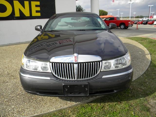 Lincoln Town Car 2002 photo 1