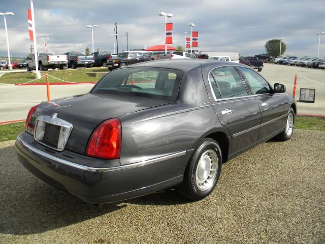 Lincoln Town Car 2002 photo 5