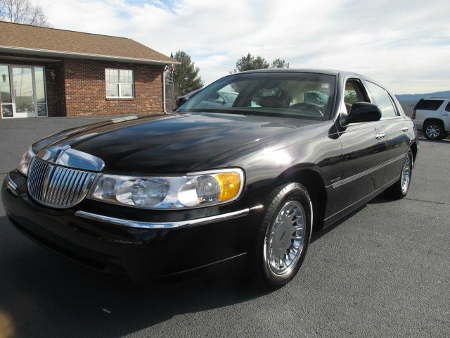 Lincoln Town Car 2002 photo 4