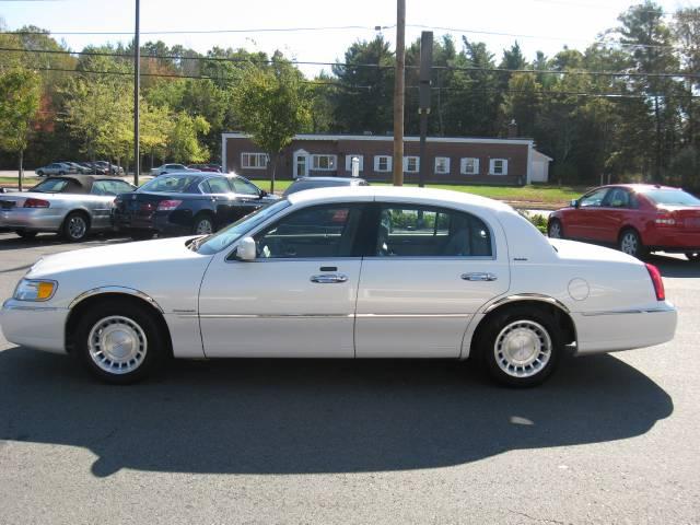 Lincoln Town Car 2002 photo 4