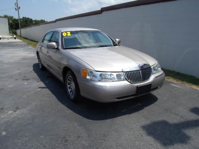 Lincoln Town Car 2002 photo 1