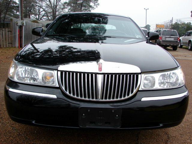 Lincoln Town Car 2002 photo 1