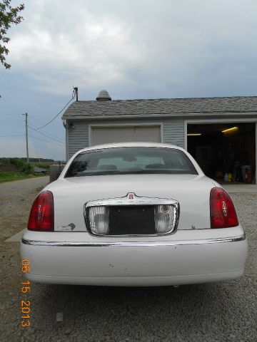 Lincoln Town Car 2002 photo 1