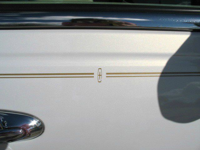 Lincoln Town Car 2002 photo 2