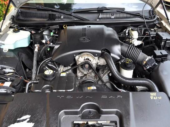 Lincoln Town Car 2002 photo 4