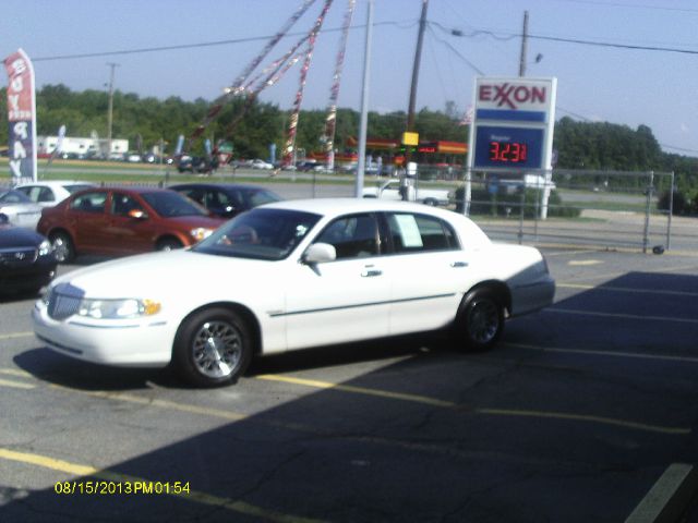 Lincoln Town Car 2002 photo 4