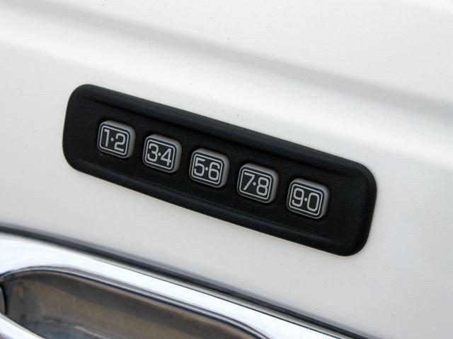 Lincoln Town Car 2002 photo 3