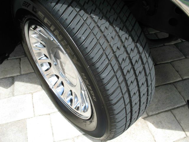 Lincoln Town Car 2002 photo 2