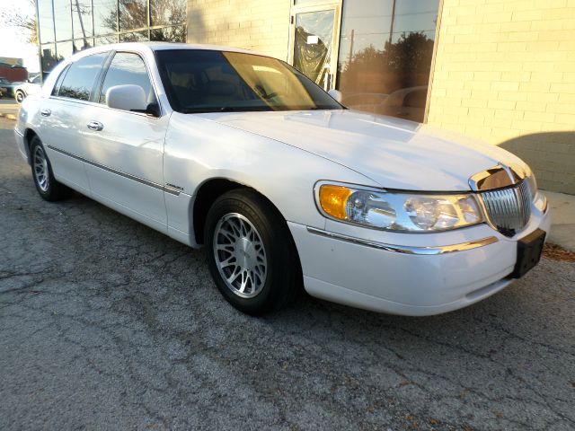 Lincoln Town Car 2002 photo 4
