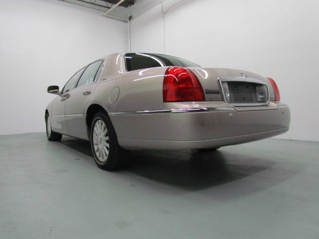 Lincoln Town Car 2003 photo 1