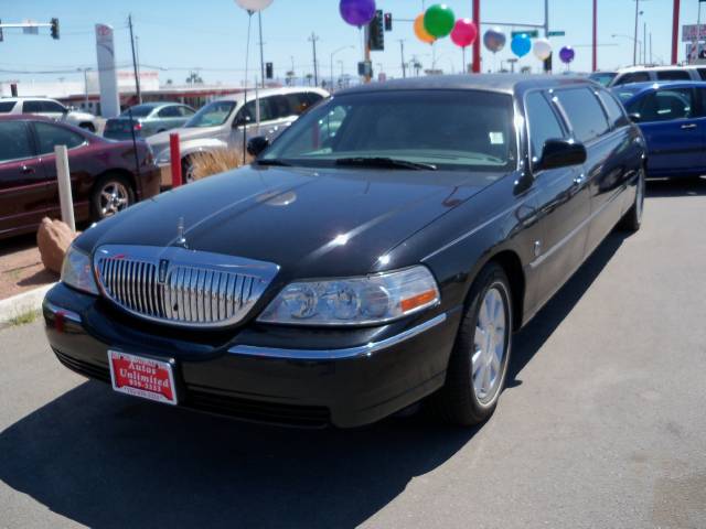 Lincoln Town Car 2003 photo 3