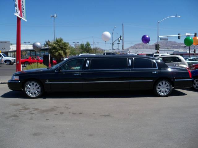 Lincoln Town Car 2003 photo 4