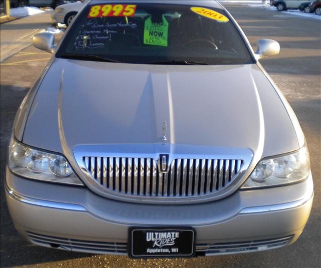 Lincoln Town Car 2003 photo 1