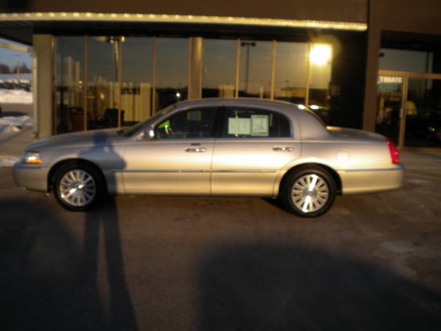 Lincoln Town Car SLT1 AWD Sedan