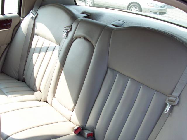 Lincoln Town Car 2003 photo 3