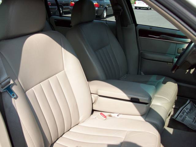 Lincoln Town Car 2003 photo 5